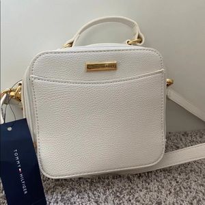 White crossbody tommyhilfiger bag